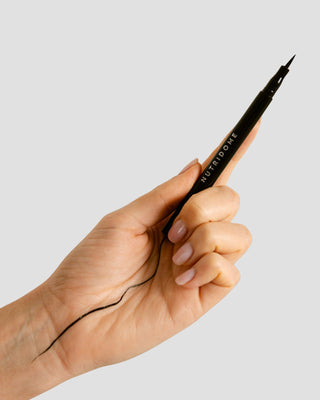 Очна линия с тънък и прецизен накрайник и естествен пигмент Nutridome Eyeliner Pen - 2