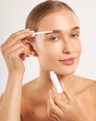 Уплътняващ и укрепващ балсам за вежди с екстракт от зелен чай Nutridome - 3